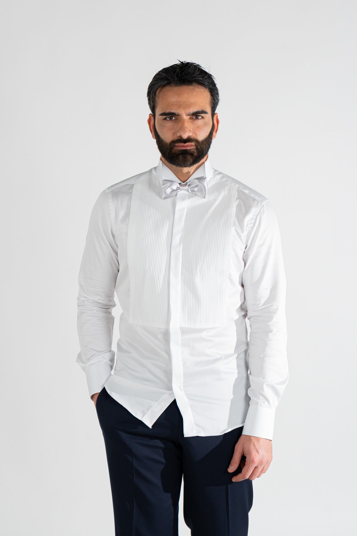 Camicia Bianca collo diplomatico slim fit  con plissè bottoni a scomparsa 100% Cotone Da uomo polso gemelli fintone a scomparsa dietro al collo per papillon slim fit