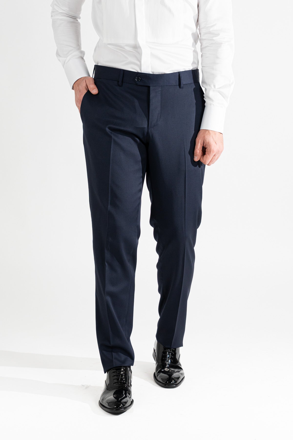 Abito smoking monopetto blu da uomo in fresco lana super 130's Vitale Barberis Canonico con rever a scialle largo in raso con pantalone senza pinces