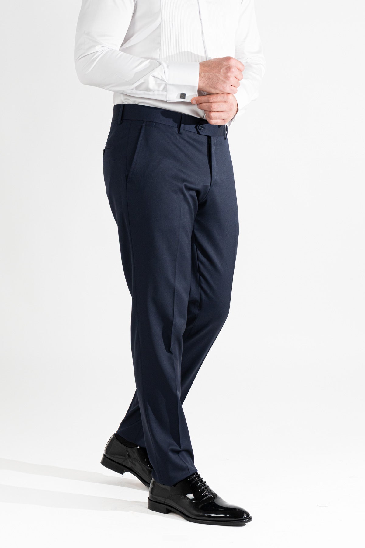 Abito smoking monopetto blu da uomo in fresco lana super 130's Vitale Barberis Canonico con rever a scialle largo in raso con pantalone senza pinces