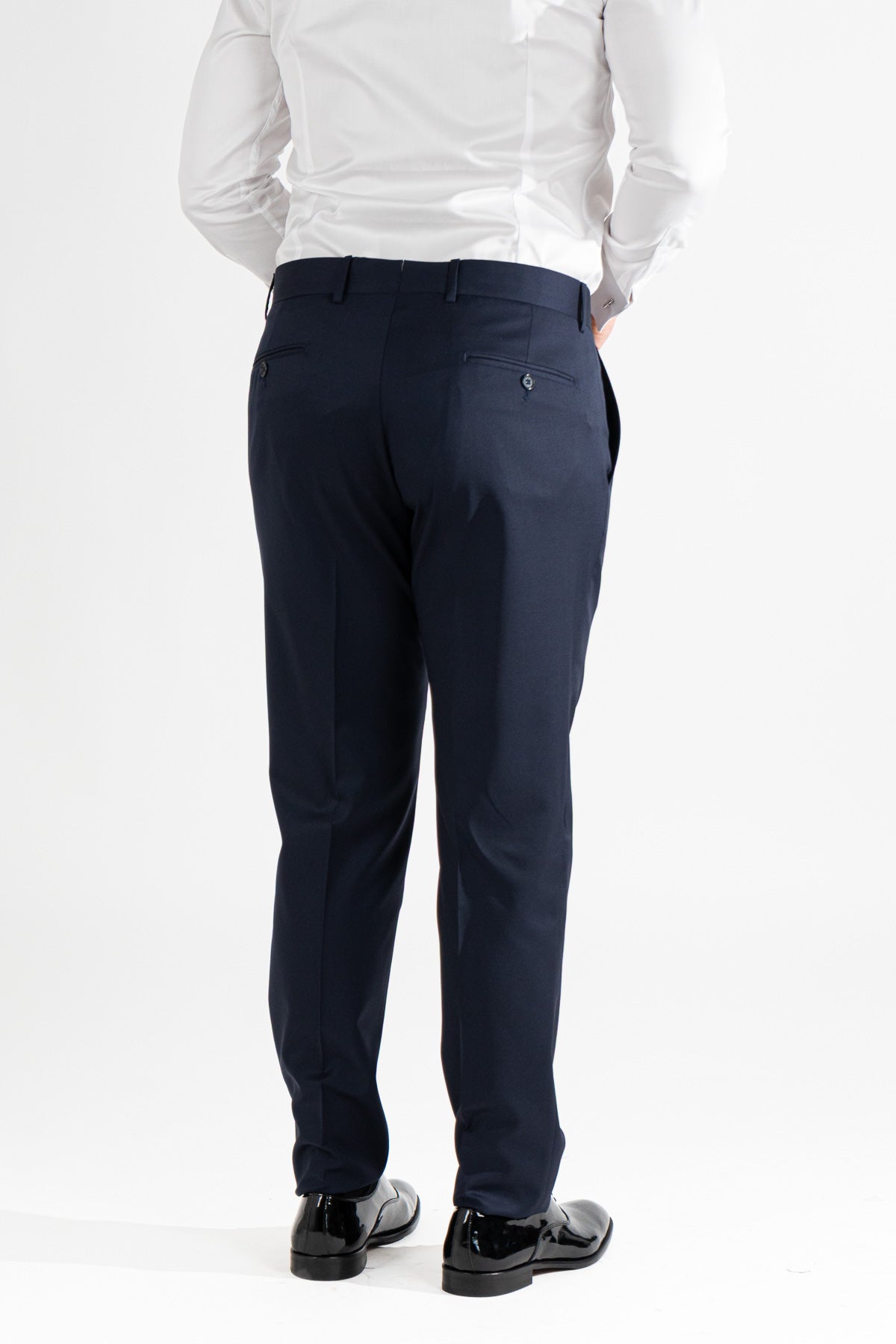 Abito smoking monopetto blu da uomo in fresco lana super 130's Vitale Barberis Canonico con rever a scialle largo in raso con pantalone senza pinces