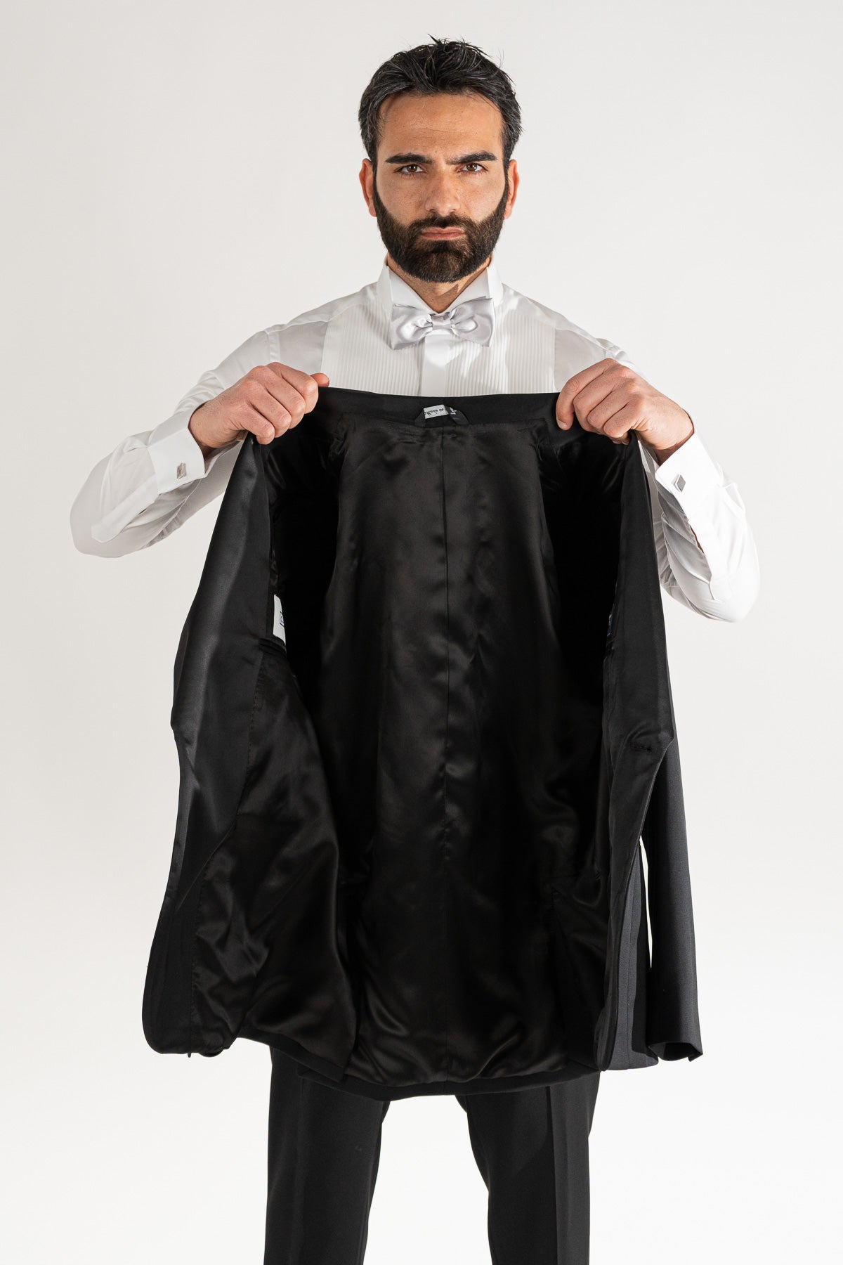 Abito smoking Monopetto nero da uomo in fresco lana super 130's Vitale Barberis Canonico con rever a scialle largo in raso con pantalone senza pinces