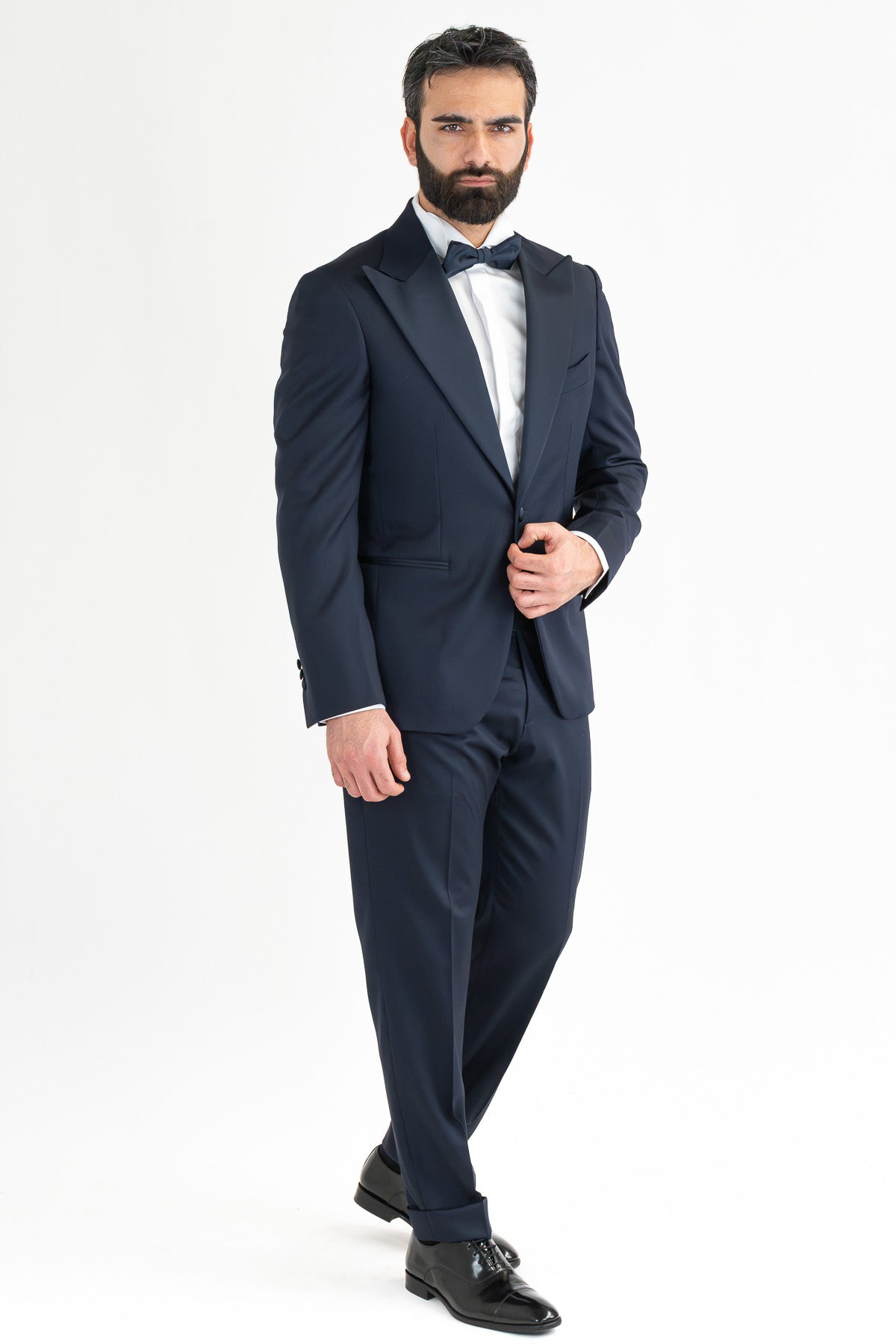 Abito smoking monopetto blu da uomo in fresco lana super 130's Vitale Barberis Canonico con rever a lancia largo in raso con pantalone senza pinces