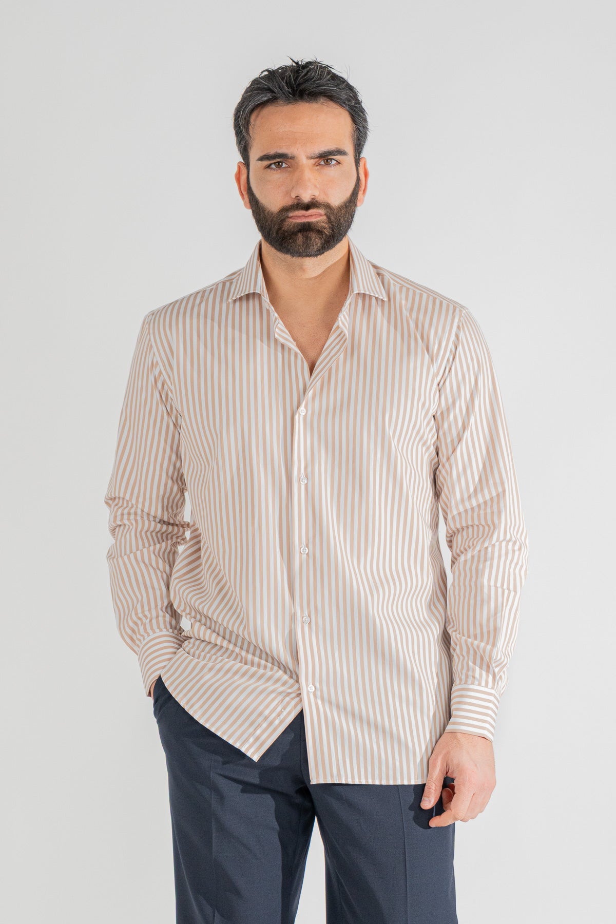 Camicia beige a righe larghe Regular fit uomo 100% cotone popeline collo semi francese