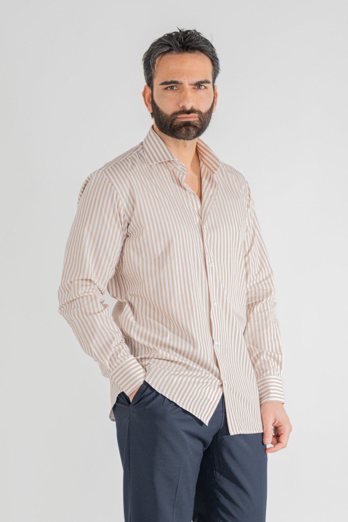 Camicia beige a righe larghe Regular fit uomo 100% cotone popeline collo semi francese