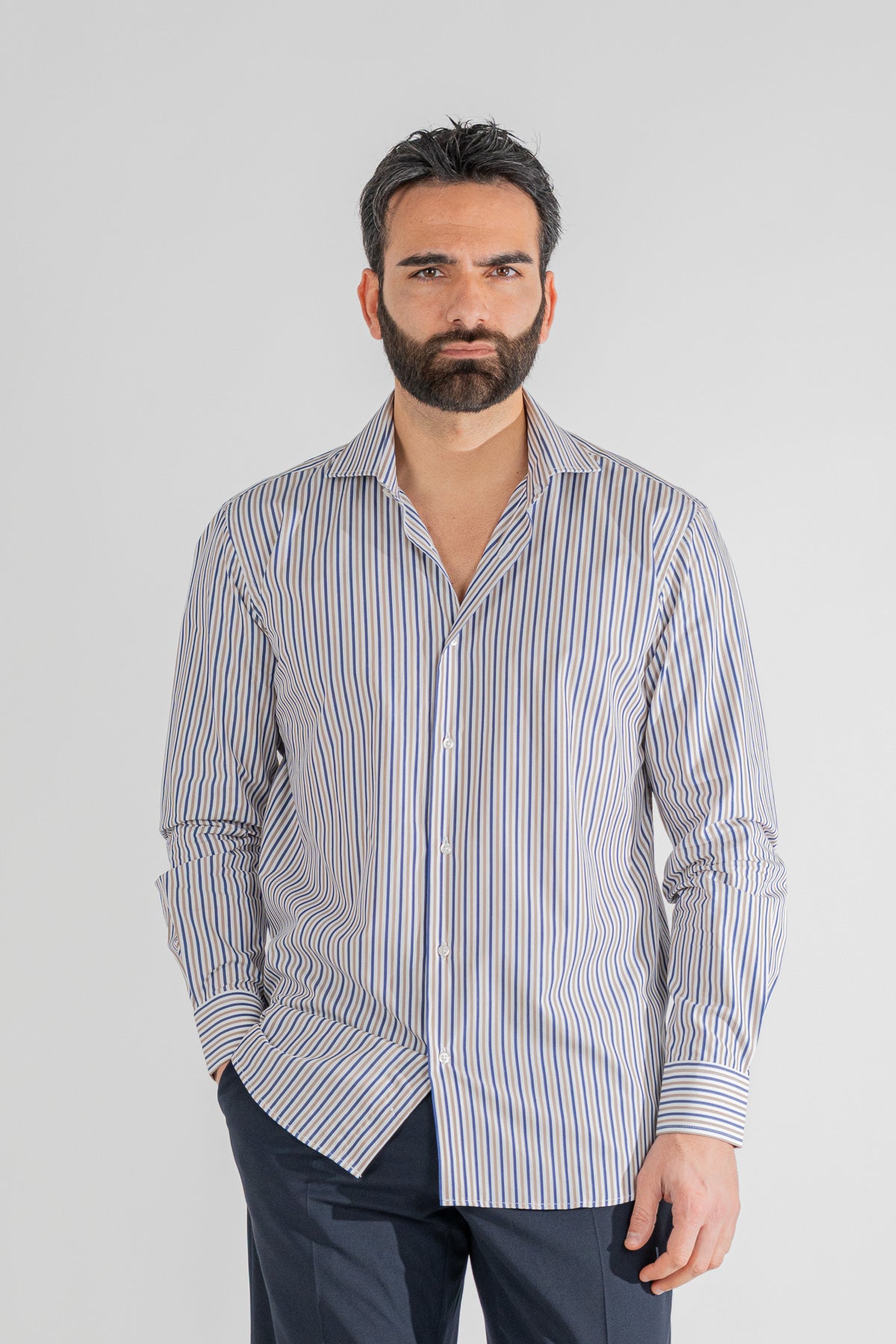 Camicia a righe blu e beige Medie Regular Fit uomo 100% cotone popeline collo semi francese Tessuti Twill