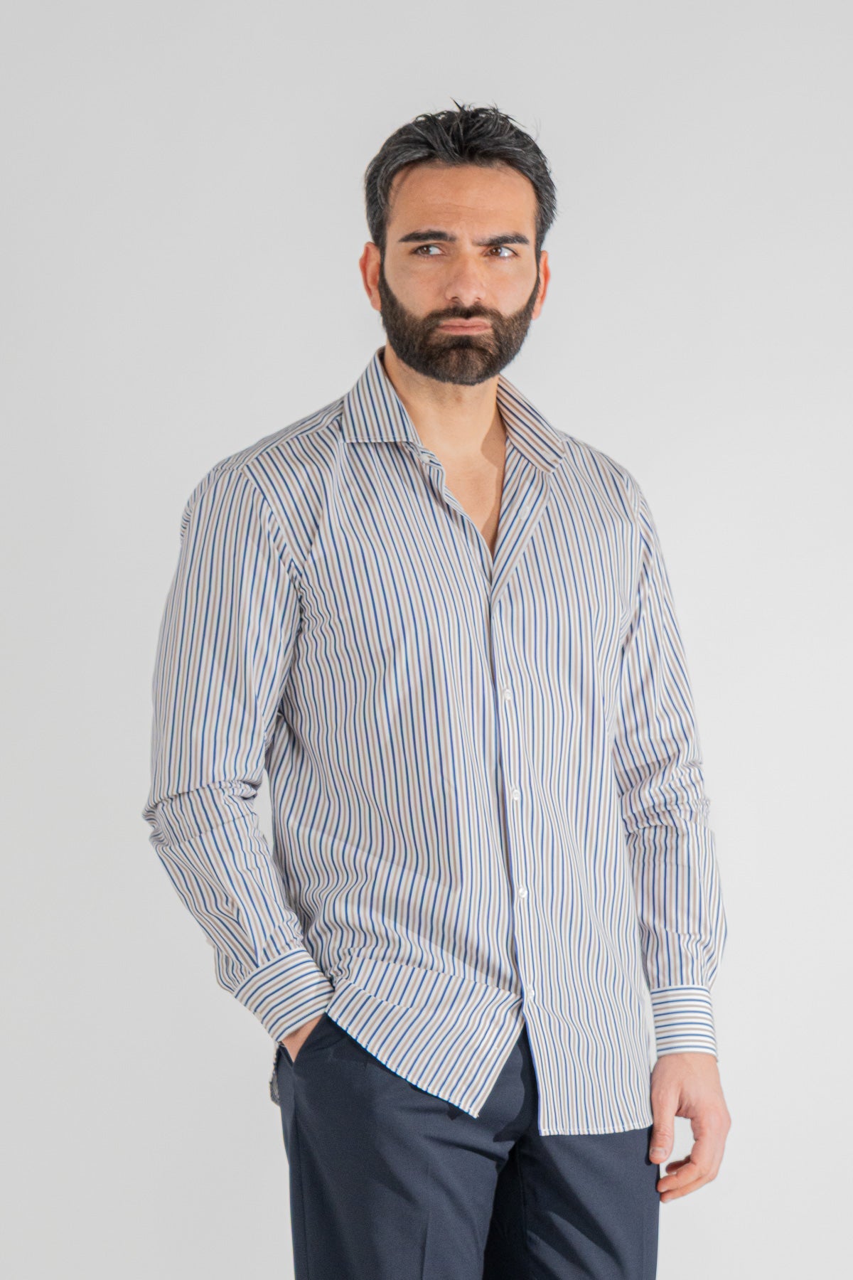 Camicia a righe blu e beige Medie Regular Fit uomo 100% cotone popeline collo semi francese Tessuti Twill