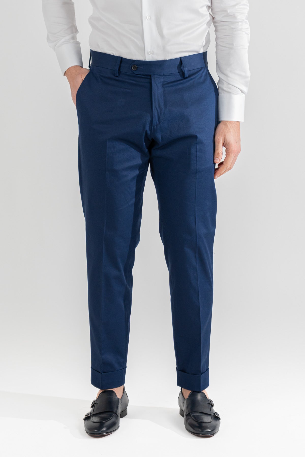 Pantalone uomo blu senza pinces tasca america in cotone leggermente elastico risvolto 5cm made in italy