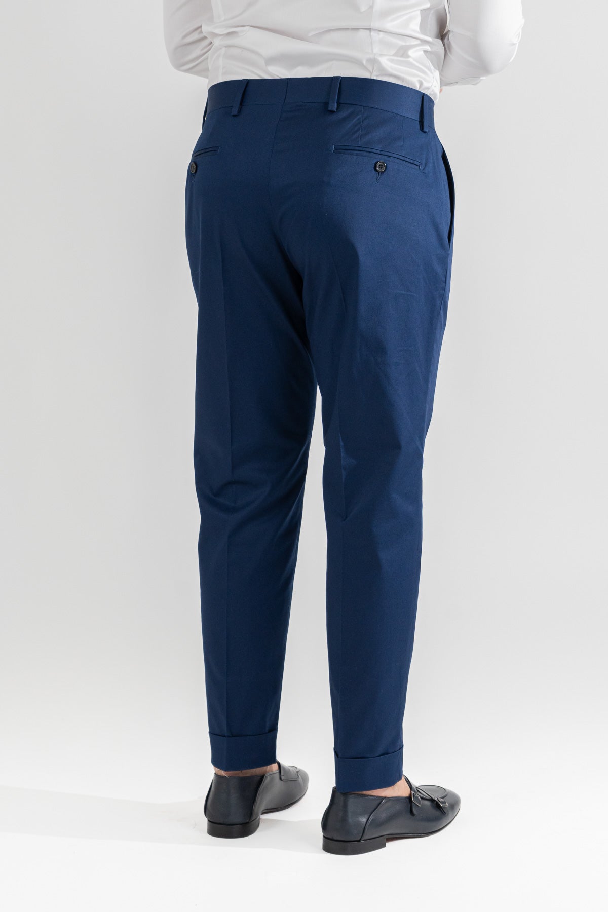 Pantalone uomo blu senza pinces tasca america in cotone leggermente elastico risvolto 5cm made in italy