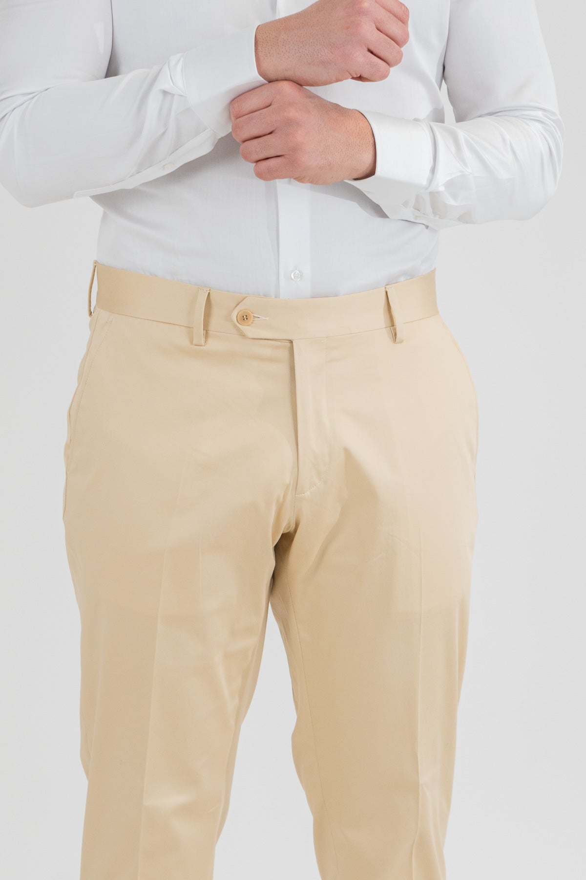 Pantalone uomo beige senza pinces tasca america in cotone leggermente elastico risvolto 5cm made in italy
