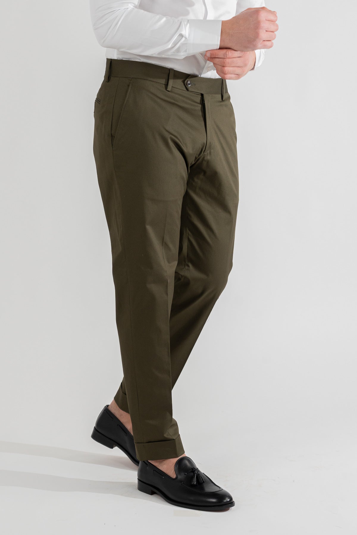 Pantalone uomo verde militare senza pinces tasca america in cotone leggermente elastico risvolto 5cm made in italy