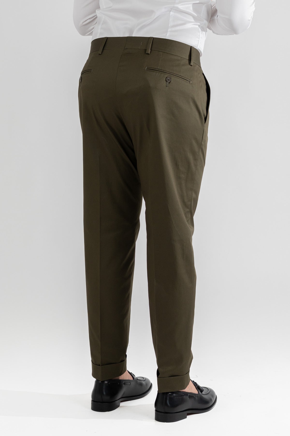 Pantalone uomo verde militare senza pinces tasca america in cotone leggermente elastico risvolto 5cm made in italy