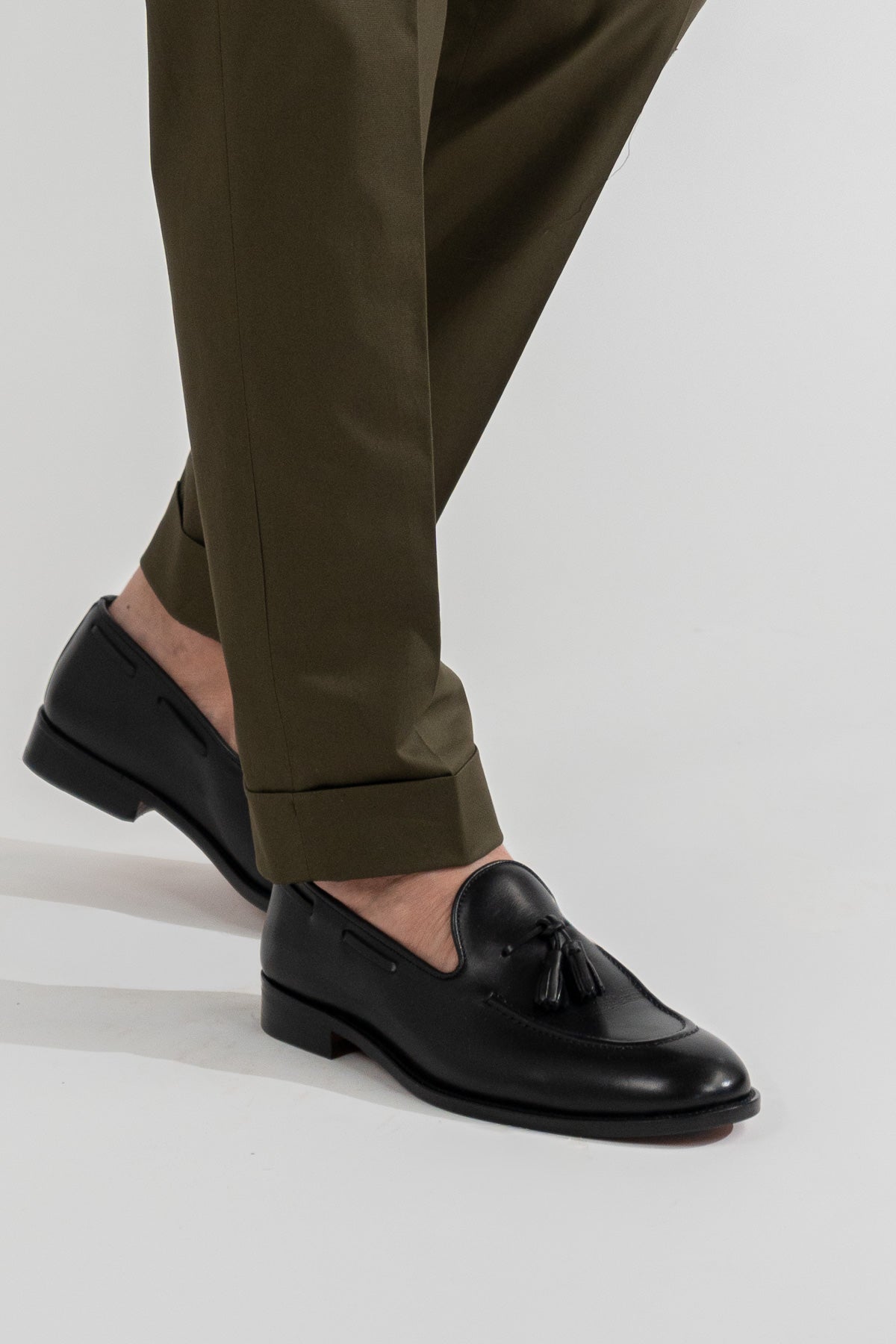 Pantalone uomo verde militare senza pinces tasca america in cotone leggermente elastico risvolto 5cm made in italy