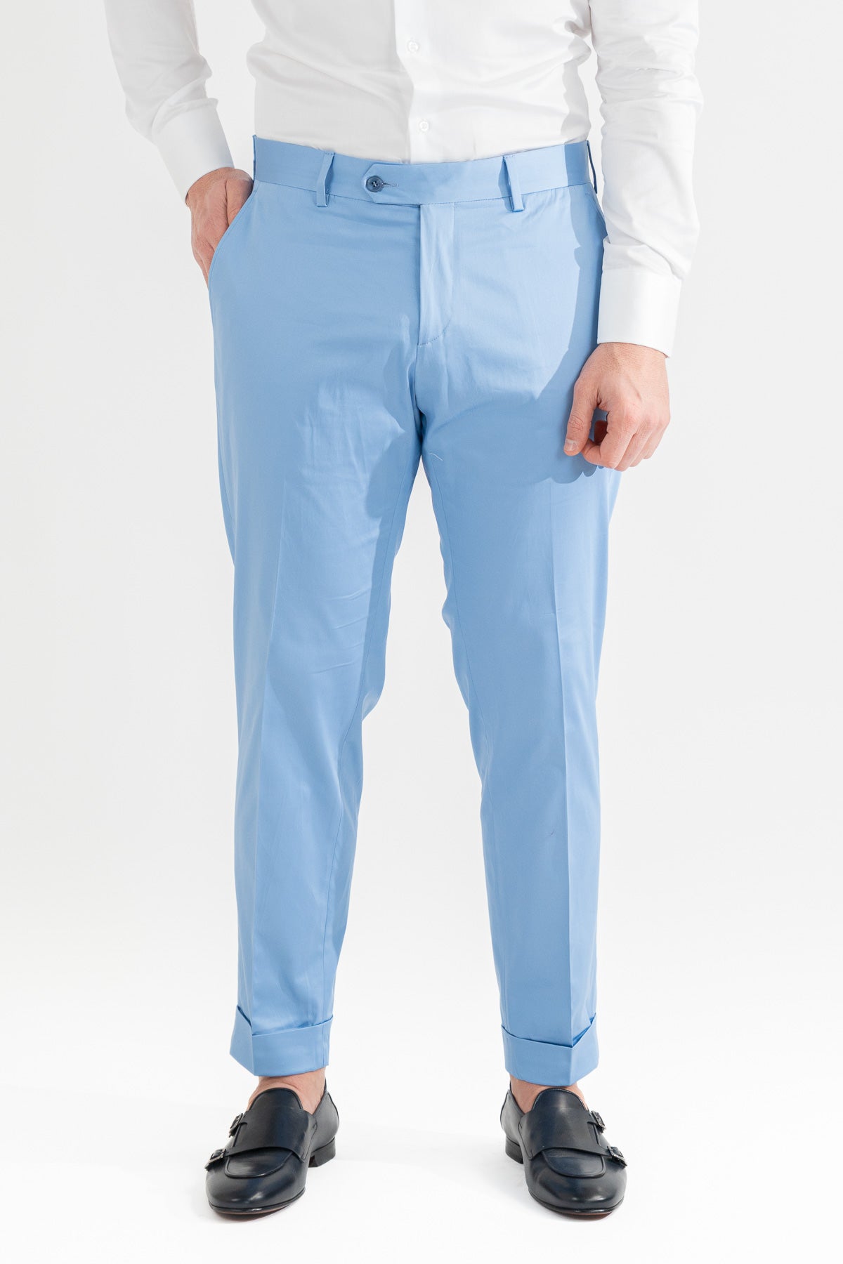 Pantalone uomo celeste senza pinces tasca america in cotone leggermente elastico risvolto 5cm made in italy