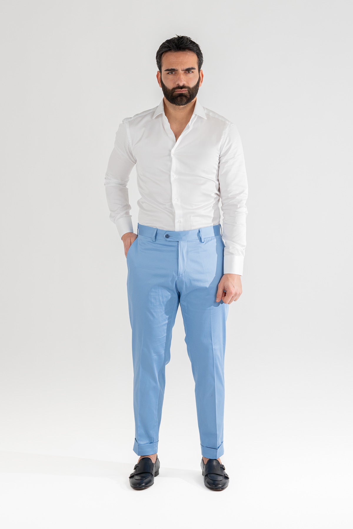Pantalone uomo celeste senza pinces tasca america in cotone leggermente elastico risvolto 5cm made in italy