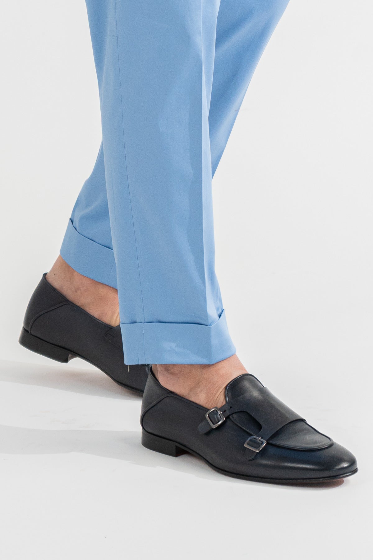 Pantalone uomo celeste senza pinces tasca america in cotone leggermente elastico risvolto 5cm made in italy
