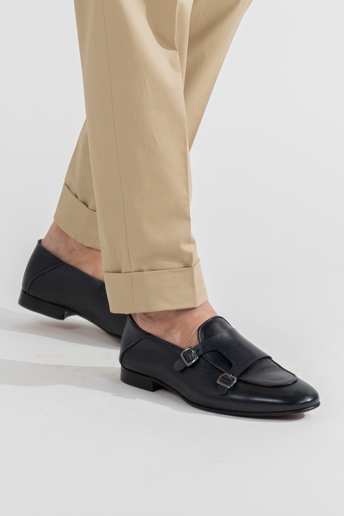 Pantalone uomo beige senza pinces tasca america in cotone leggermente elastico risvolto 5cm made in italy