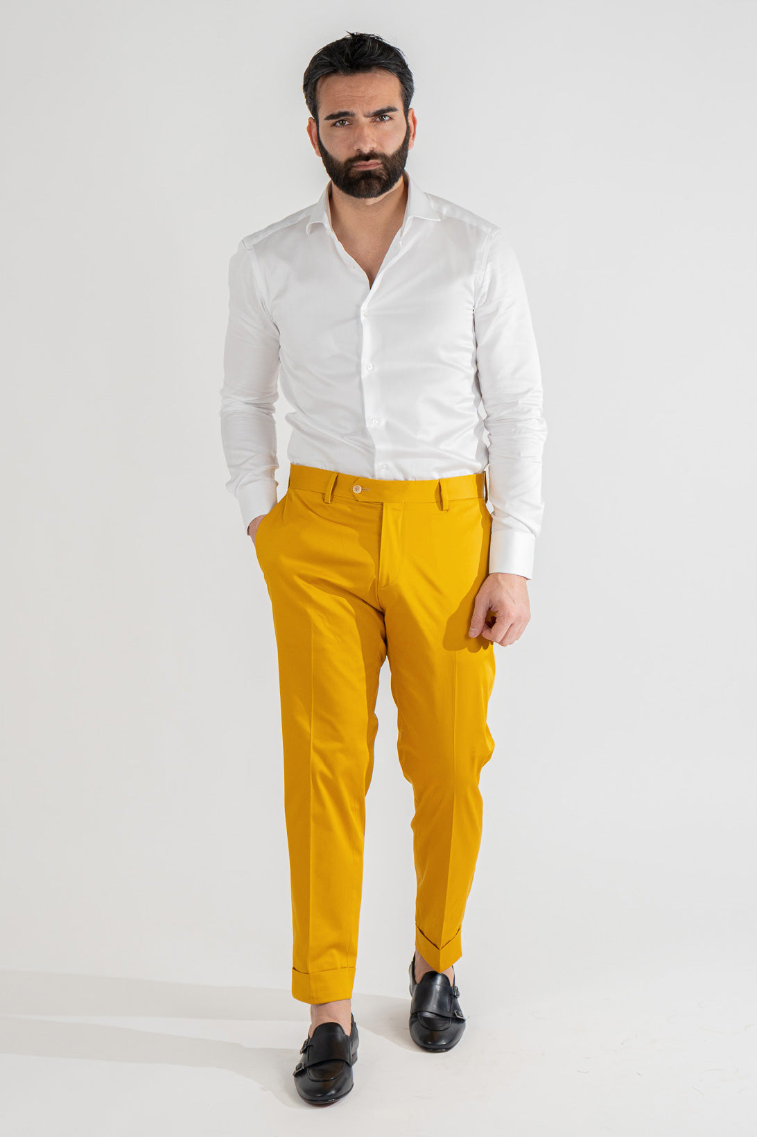 Pantalone uomo ocra senza pinces tasca america in cotone leggermente elastico risvolto 5cm made in italy