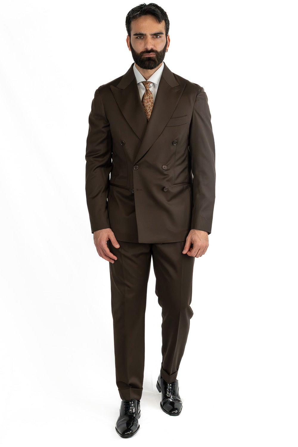 Abito uomo Doppiopetto marrone fresco lana super 110's Tessuti in esclusiva Sartoria Carillo completamente sfoderato con Rever a lancia e tasche a filetto