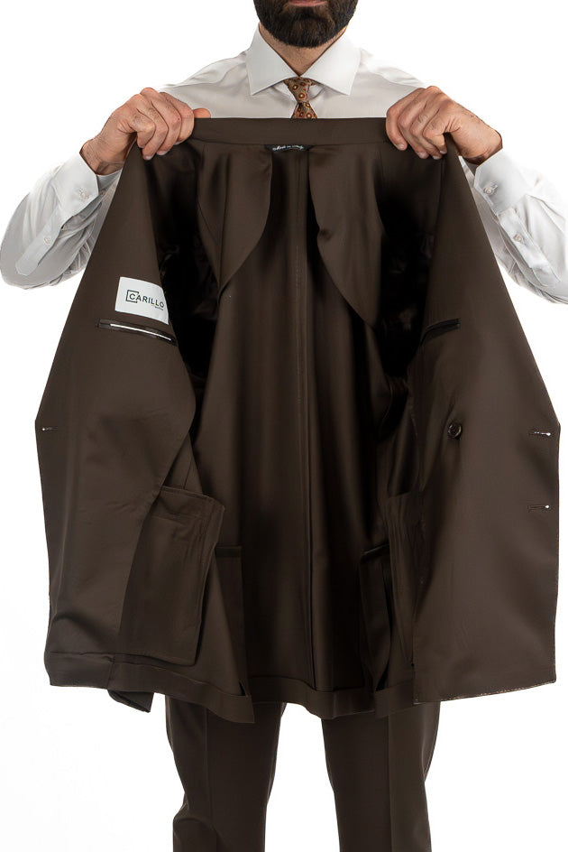 Abito uomo Doppiopetto marrone fresco lana super 110's Tessuti in esclusiva Sartoria Carillo completamente sfoderato con Rever a lancia e tasche a filetto