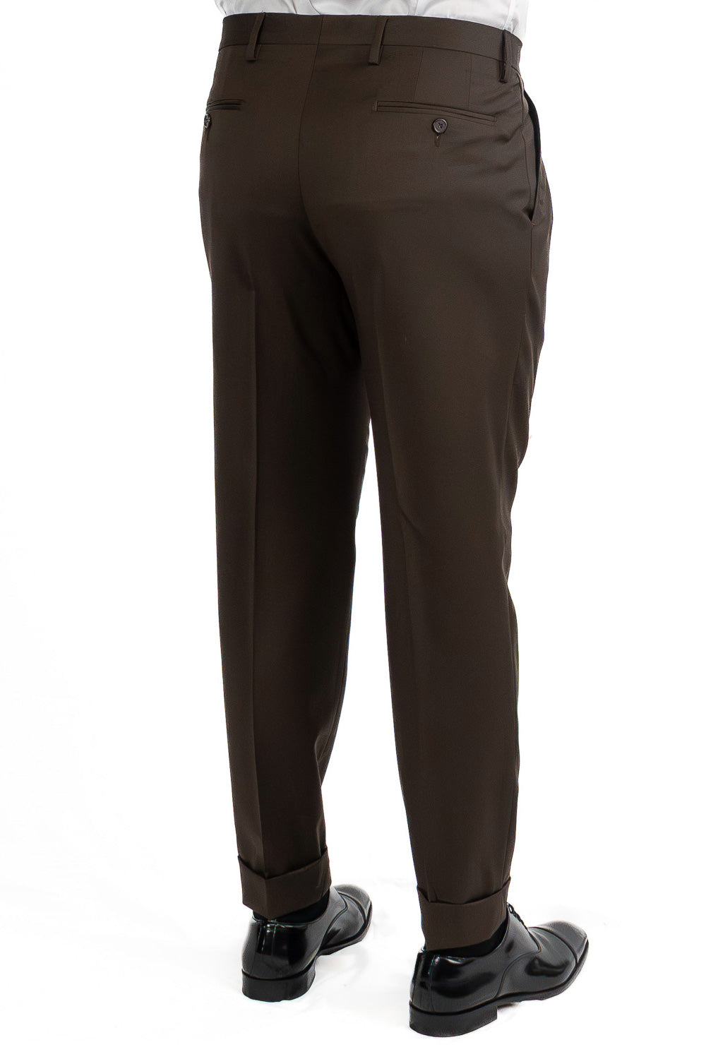 Abito uomo Doppiopetto marrone fresco lana super 110's Tessuti in esclusiva Sartoria Carillo completamente sfoderato con Rever a lancia e tasche a filetto