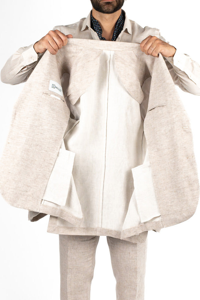 Abito uomo Monopetto Beige in lino e seta sfoderata Rever classico 11 cm tasche a toppe e pantalone vita alta con fibbie laterali