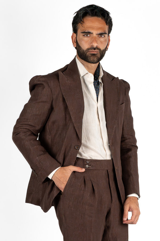 Abito uomo Monopetto Marrone in lino e seta sfoderata Rever classico 11 cm tasche a toppe e pantalone vita alta con fibbie laterali