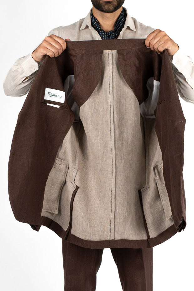 Abito uomo Monopetto Marrone in lino e seta sfoderata Rever classico 11 cm tasche a toppe e pantalone vita alta con fibbie laterali