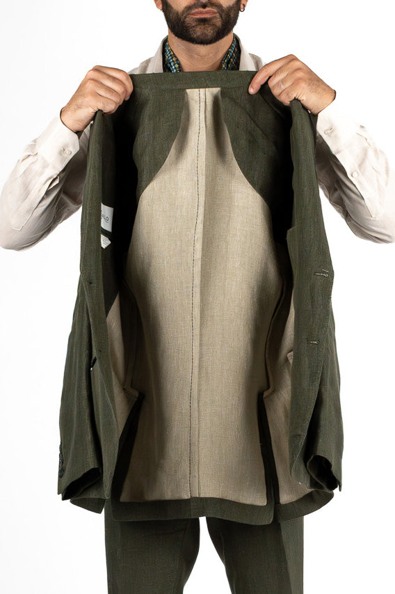 Abito uomo Monopetto Verde Militare in lino e seta sfoderata Rever classico 11 cm tasche a toppe e pantalone vita alta con fibbie laterali