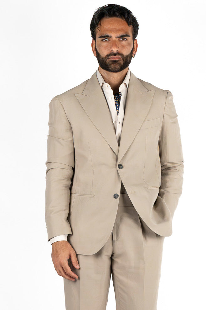 Abito uomo Monopetto Beige in lino e cotone sfoderata Rever classico 11 cm tasche a toppe e pantalone vita alta con fibbie laterali