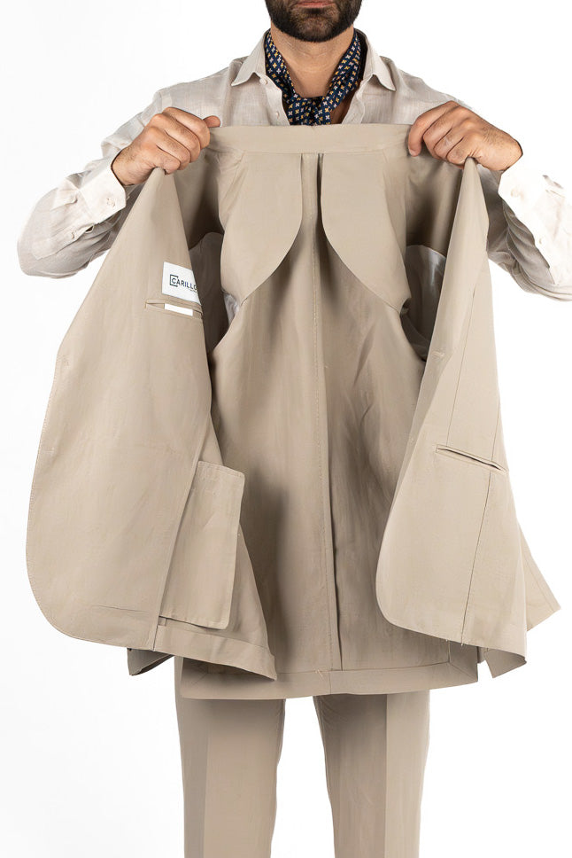 Abito uomo Monopetto Beige in lino e cotone sfoderata Rever classico 11 cm tasche a toppe e pantalone vita alta con fibbie laterali
