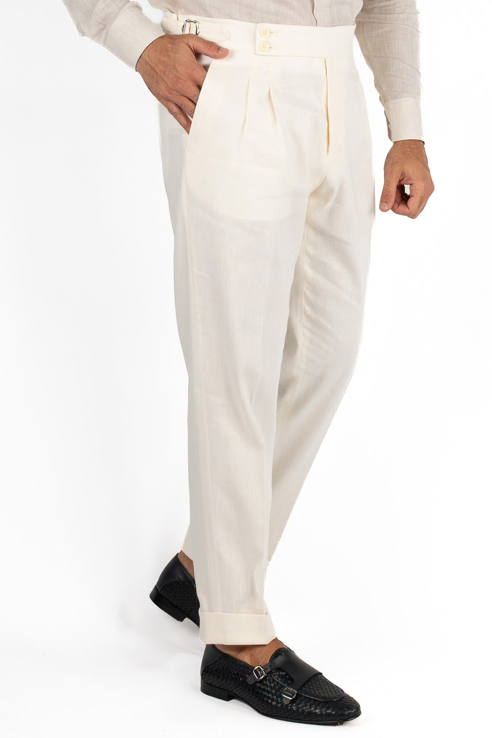 Abito uomo Monopetto panna in lino, cotone ed elastan  sfoderata Rever classico 11 cm tasche a toppe e pantalone vita alta con fibbie laterali