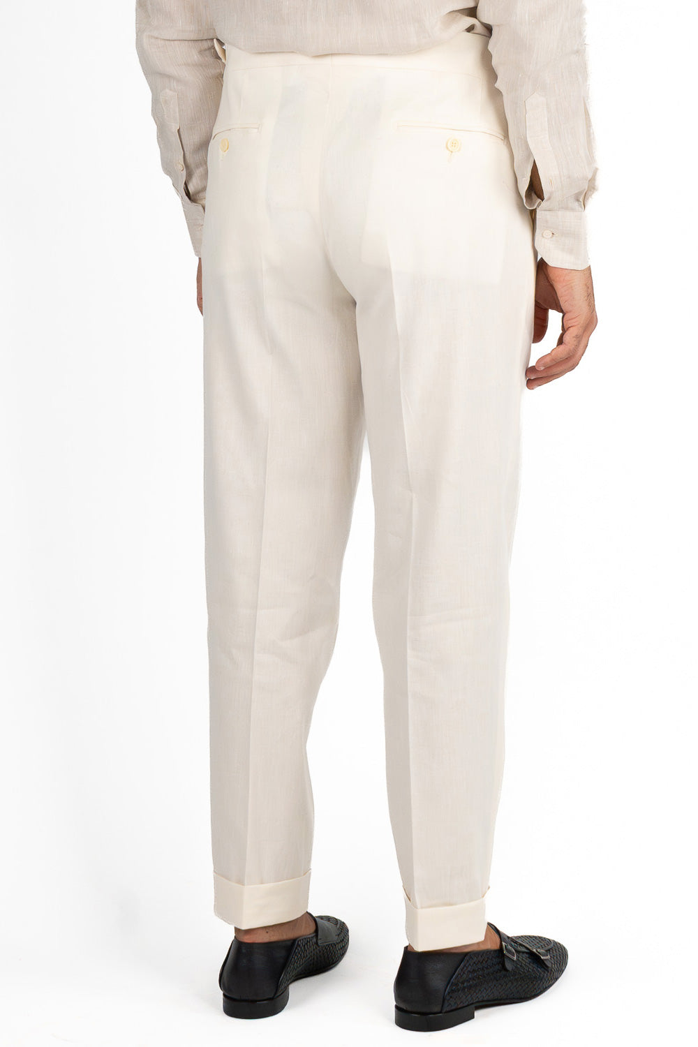 Abito uomo Monopetto panna in lino, cotone ed elastan  sfoderata Rever classico 11 cm tasche a toppe e pantalone vita alta con fibbie laterali