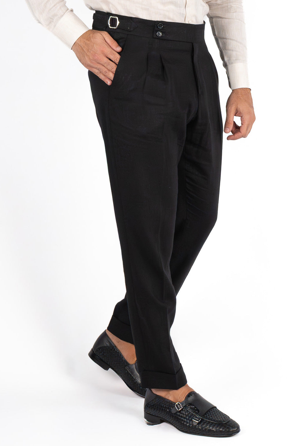 Abito uomo Monopetto nero in lino sfoderata Rever classico 11 cm tasche a toppe e pantalone vita alta con fibbie laterali