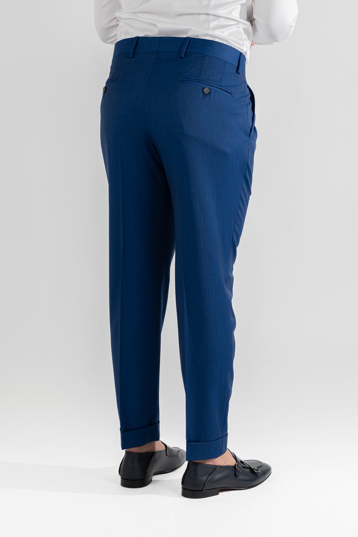 Pantalone solaro blu con passanti uomo in fresco lana super 110's Tessuti in esclusiva Sartoria Carillo  con risvolto 5cm