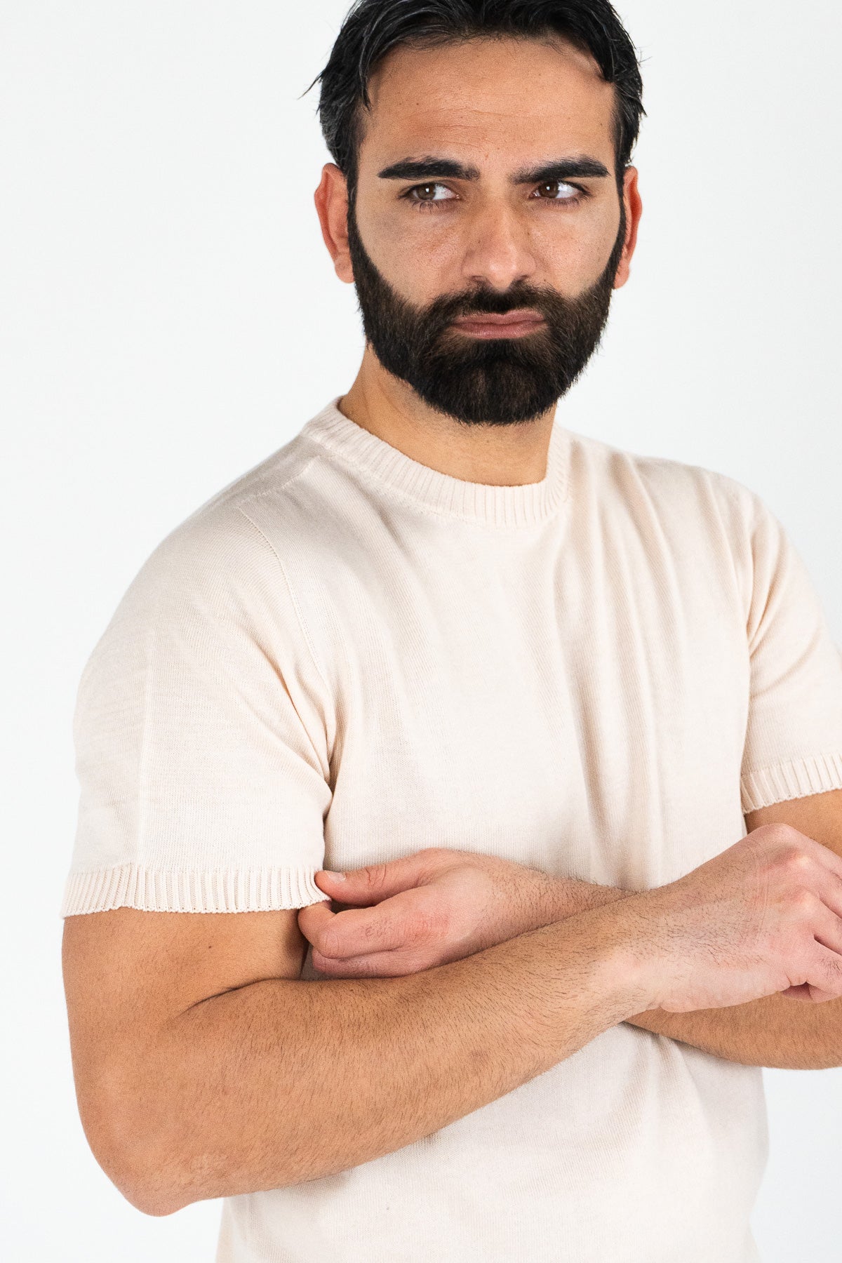 Girocollo mezza manica beige da uomo in cotone 100% finezza 12 con elastici sulle maniche e sul fondo di filo tinta unita da uomo made in italy