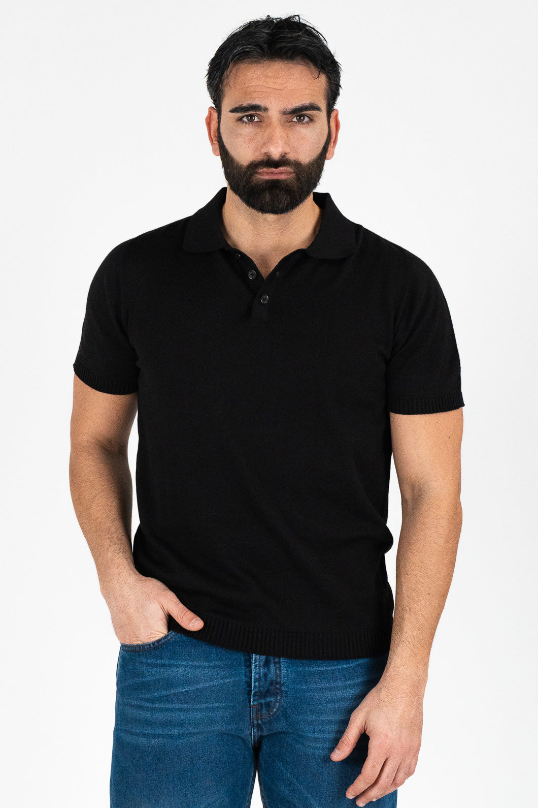 Polo mezze maniche Nero 100% cotone finezza 12 con elastici sulle maniche e sul fondo di filo tinta unita da uomo made in italy