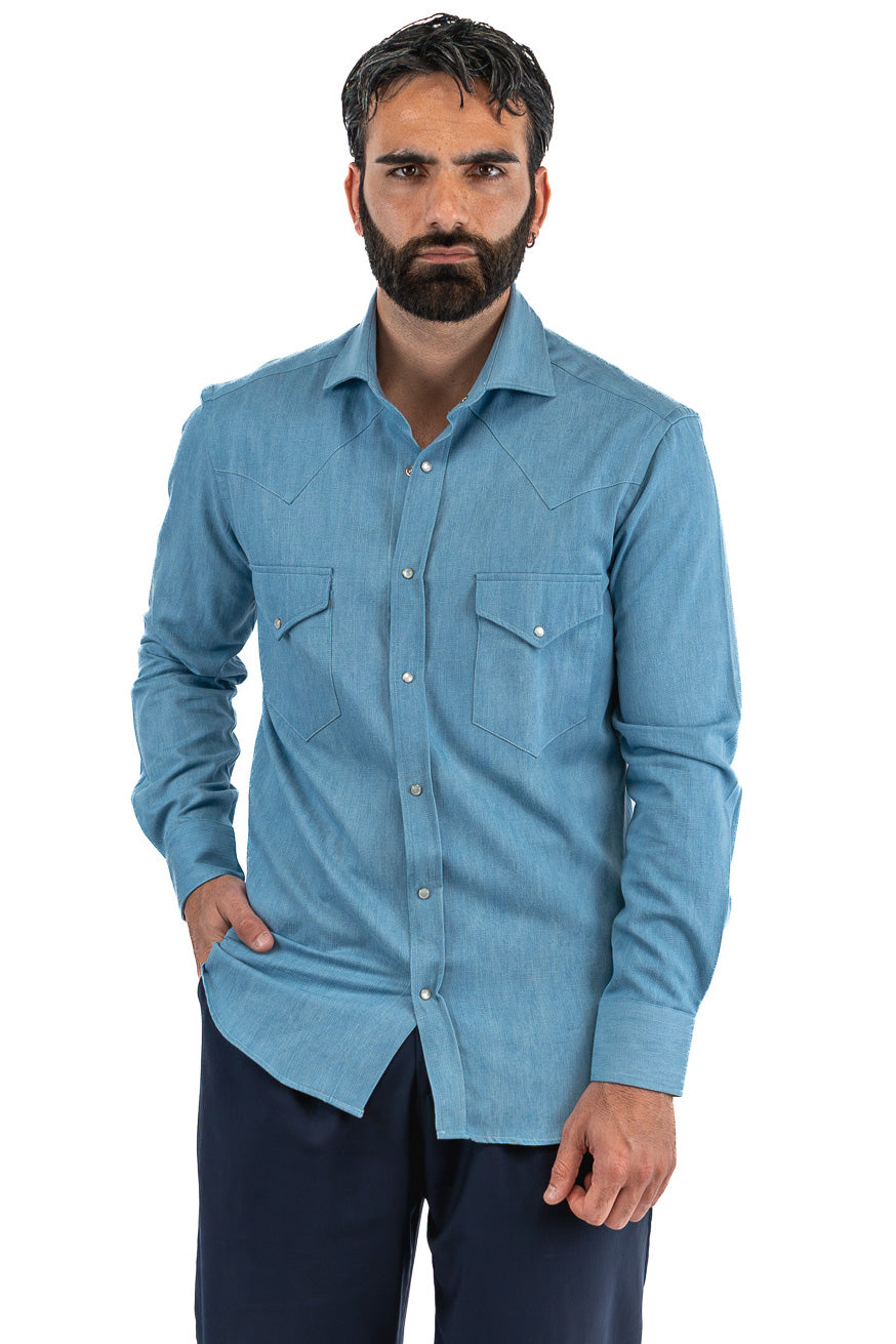 Camicia Uomo denim modello texana in cotone made in italy collo semi francese morbido chiusura bottoni a pressione effetto madreperla con tasche sul davanti