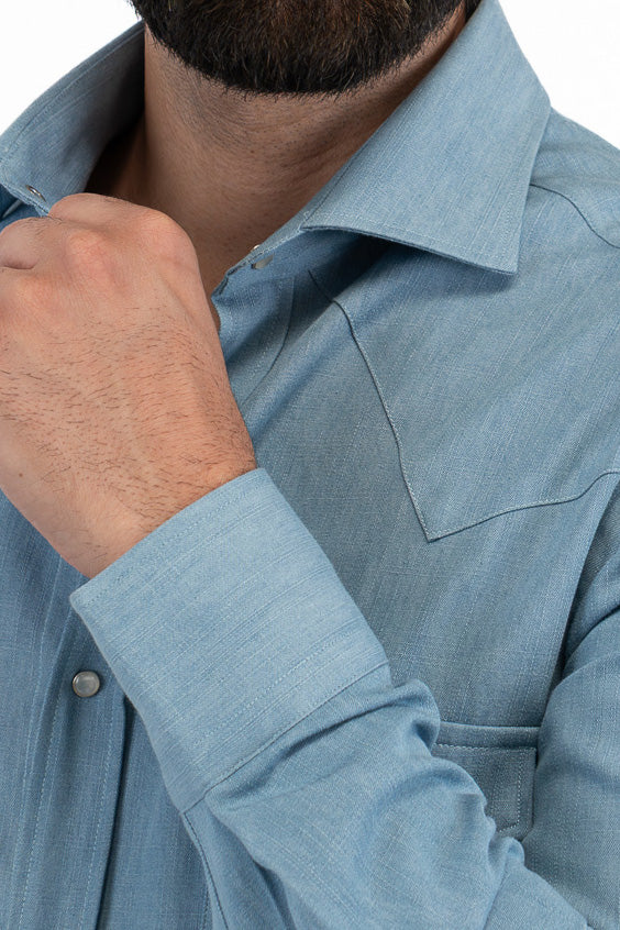 Camicia Uomo denim modello texana in cotone made in italy collo semi francese morbido chiusura bottoni a pressione effetto madreperla con tasche sul davanti