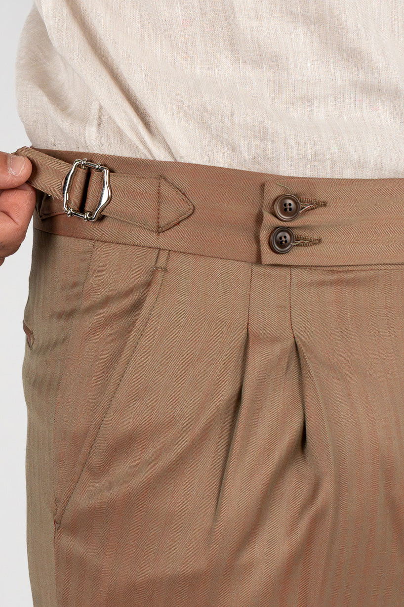 Pantalone fango solaro classico vita alta uomo fresco lana super 110's Sartoria Carillo Tessuti con fibbie laterali e risvolto 5cm