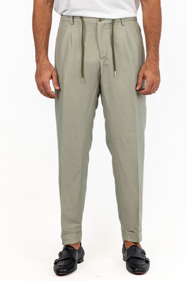 Pantalaccio uomo Verde salvia misto lino e cotone made in italy tasca america con doppia pence e laccio in vita risvolto 5cm
