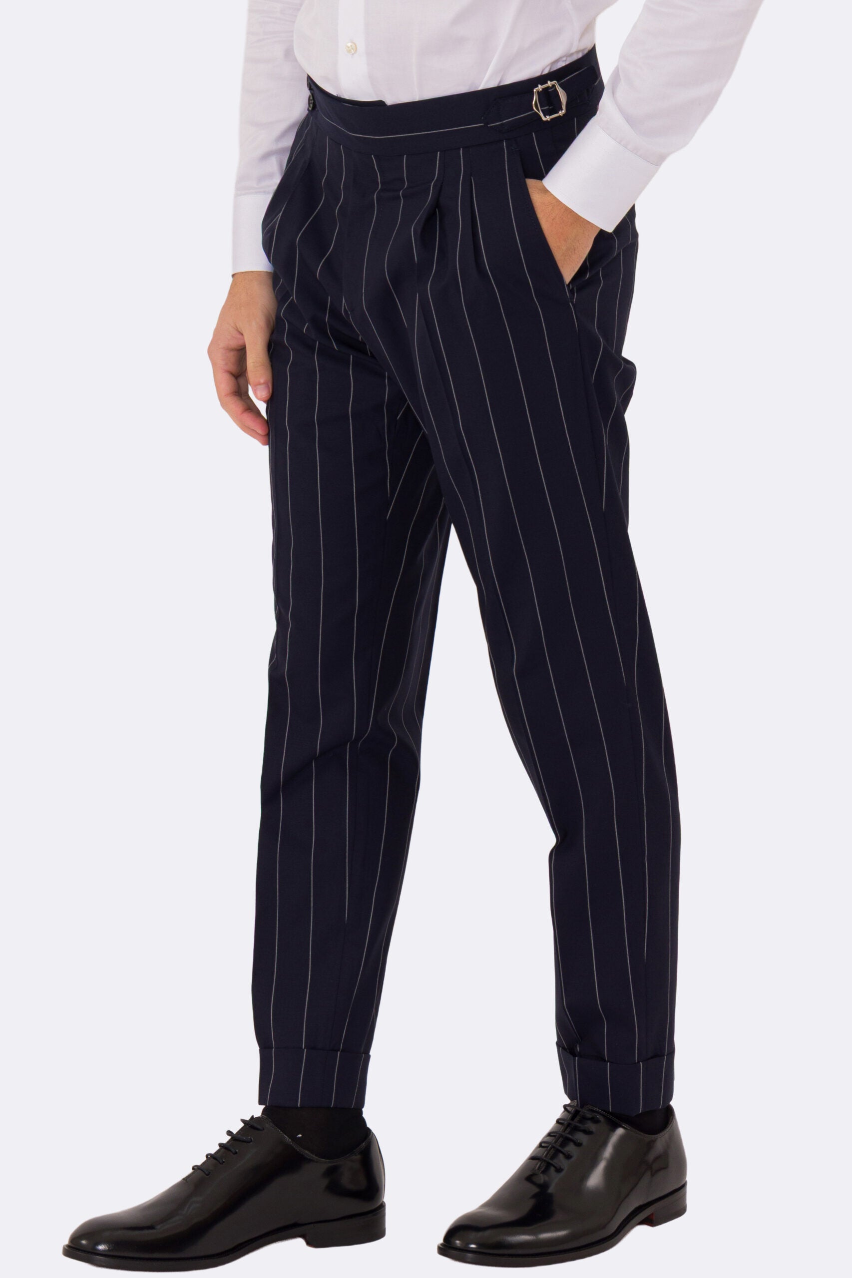 Abito uomo Monopetto blu gessato bianco fresco lana super 110's Tessuti in esclusiva Sartoria Carillo completamente sfoderato con Rever a lancia e tasche a filetto