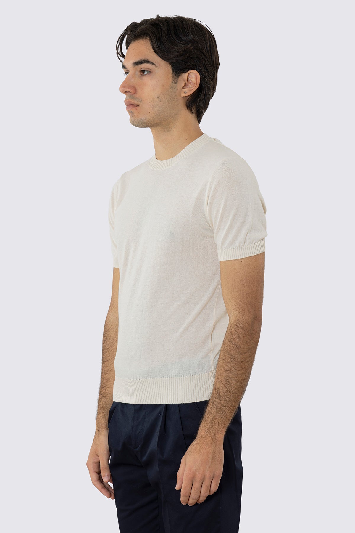 Maglioncino bianco mezze maniche in cotone 100% di filo tinta unita con elastici sulle maniche e sul fondo