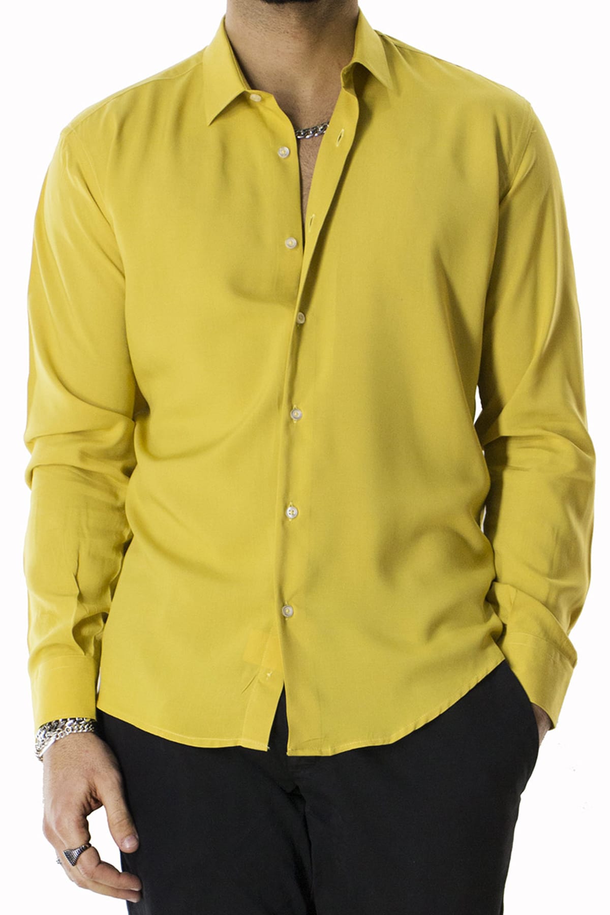 Camicia Uomo Casual In Viscosa effetto seta vestibilita comoda Collo Italiano Piccolo.