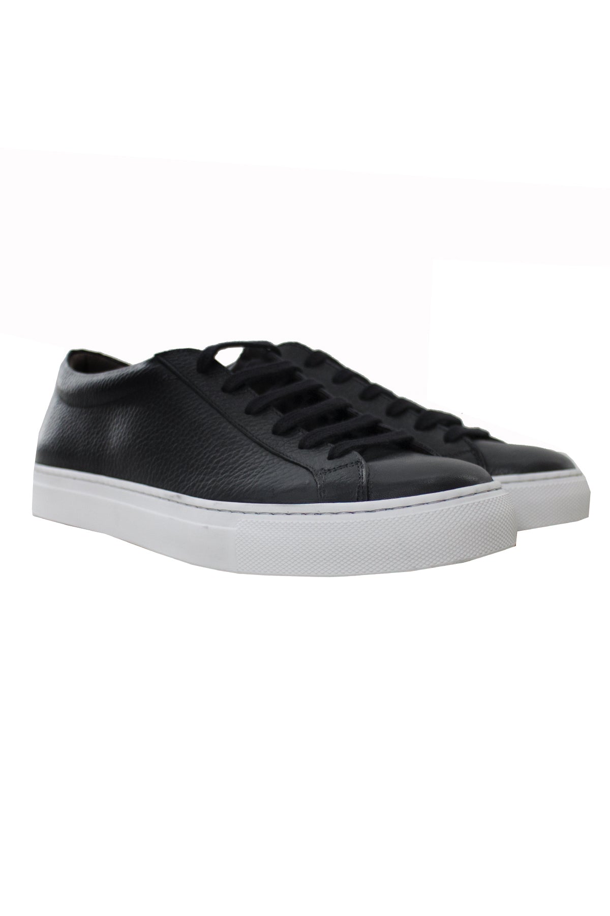 Sneakers uomo nere in vera pelle con suola in gomma bianca made in italy