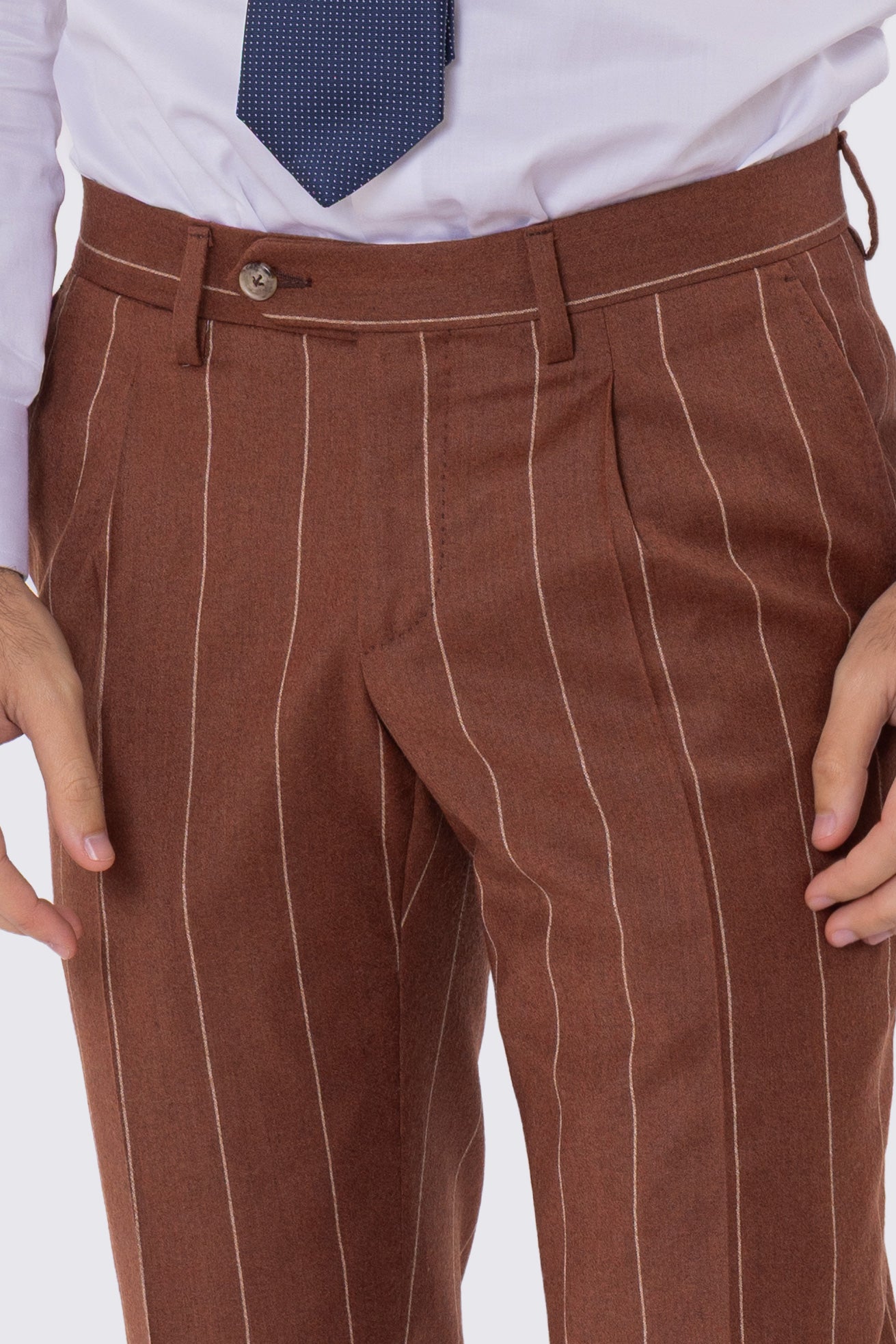 Abito uomo gessato semi intelato  sartoriale in pura lana e cashmere  slim fit