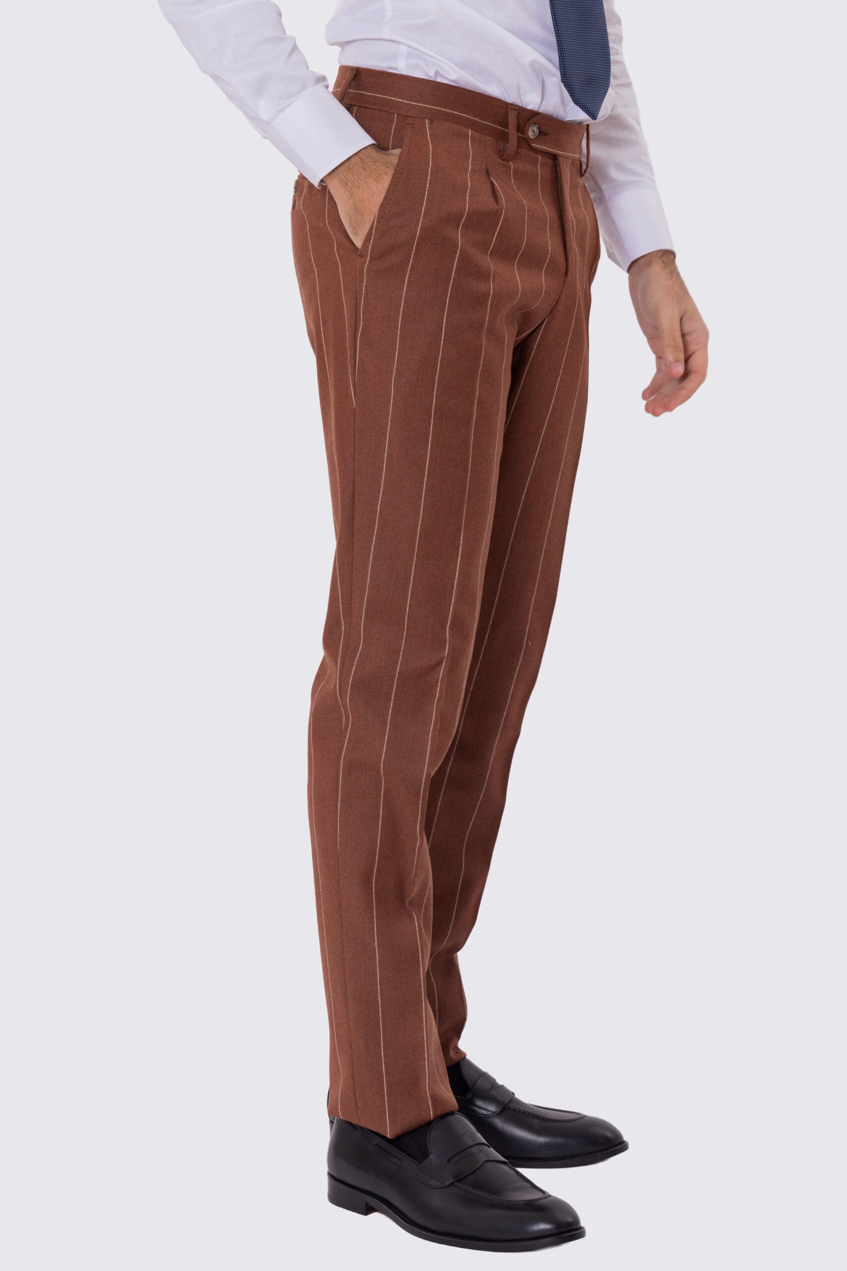 Abito uomo gessato semi intelato  sartoriale in pura lana e cashmere  slim fit