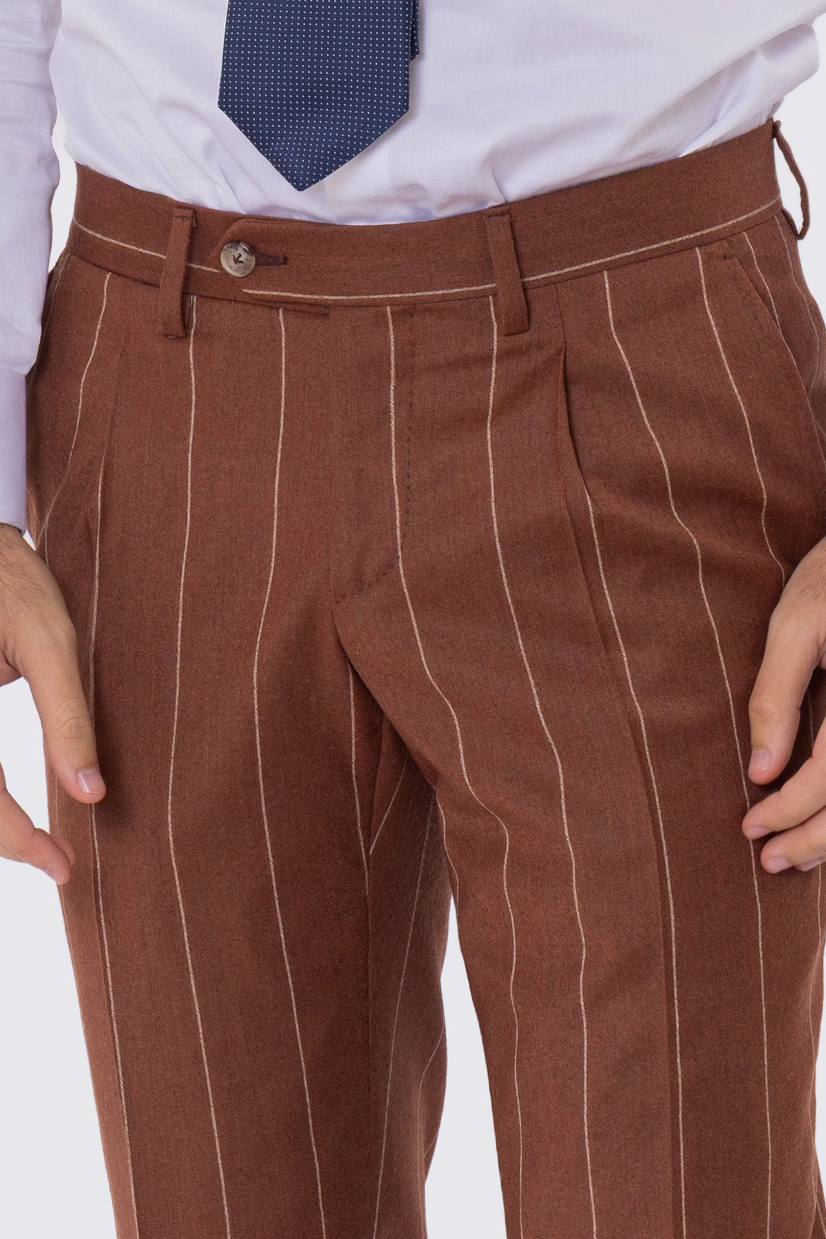 Men's pinstripe half-canvassed sartorial suit in pure wool and cashmere slim fit
