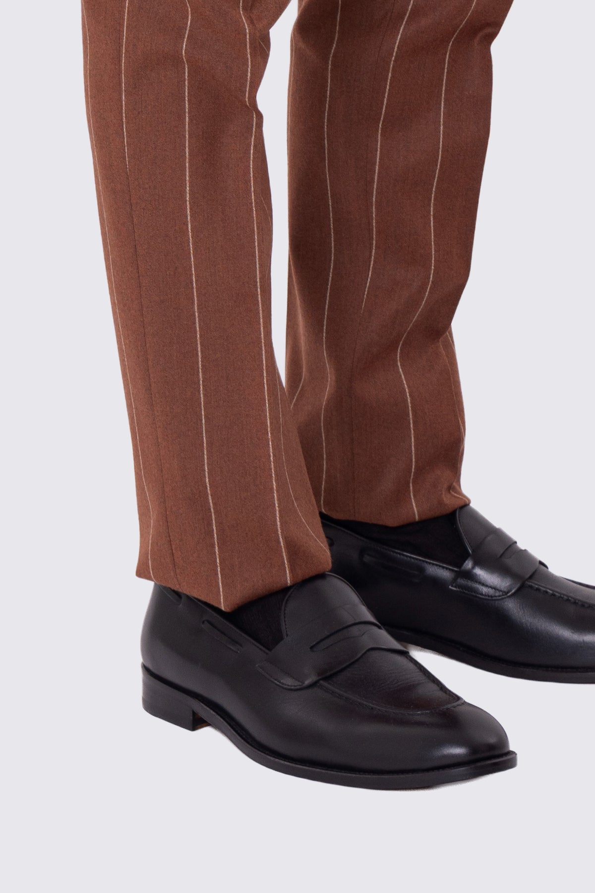 Men's pinstripe half-canvassed sartorial suit in pure wool and cashmere slim fit
