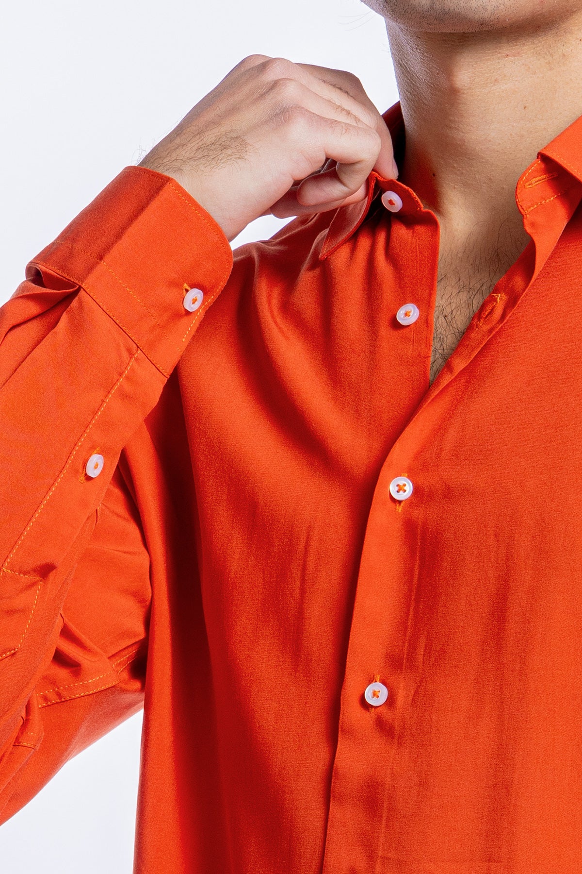 Camicia Uomo Casual In Viscosa effetto seta vestibilita comoda Collo Italiano Piccolo.