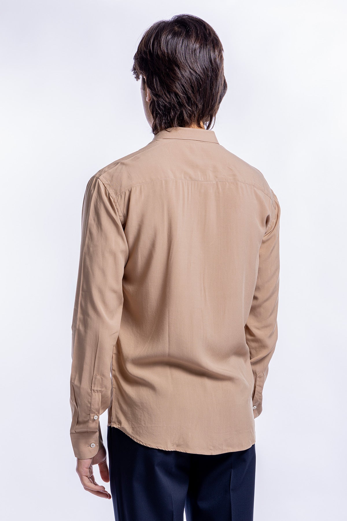 Camicia Uomo Casual In Viscosa effetto seta vestibilita comoda Collo Italiano Piccolo.